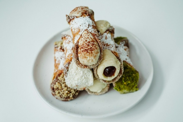 A szicíliai cannoli pajzán története