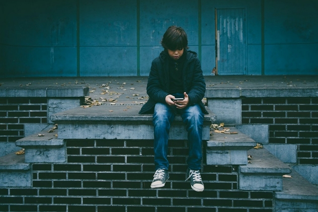 Betiltják a Facebook használatát Floridában 14 év alatt