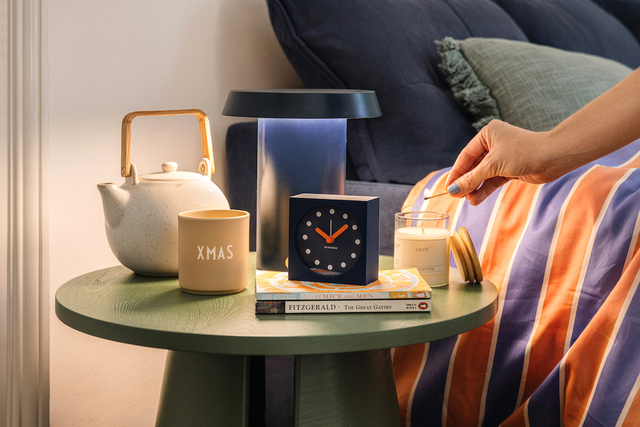 Lágy baracktól a dinamikus kékig: ezekkel az árnyalatokkal színesítsd otthonod 2024-ben!