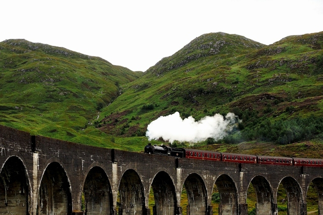 Vonatreneszánsz Északon: ahol bébiszitter vigyáz a kicsikre