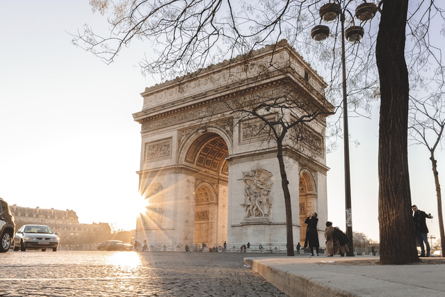 Piknik a Champs-Élysées-n