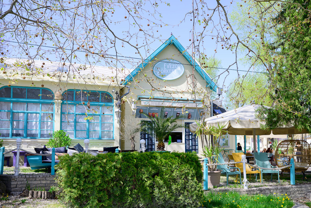 Megújult az Evezős kert, nemcsak az evezősöket várják a Római-partra