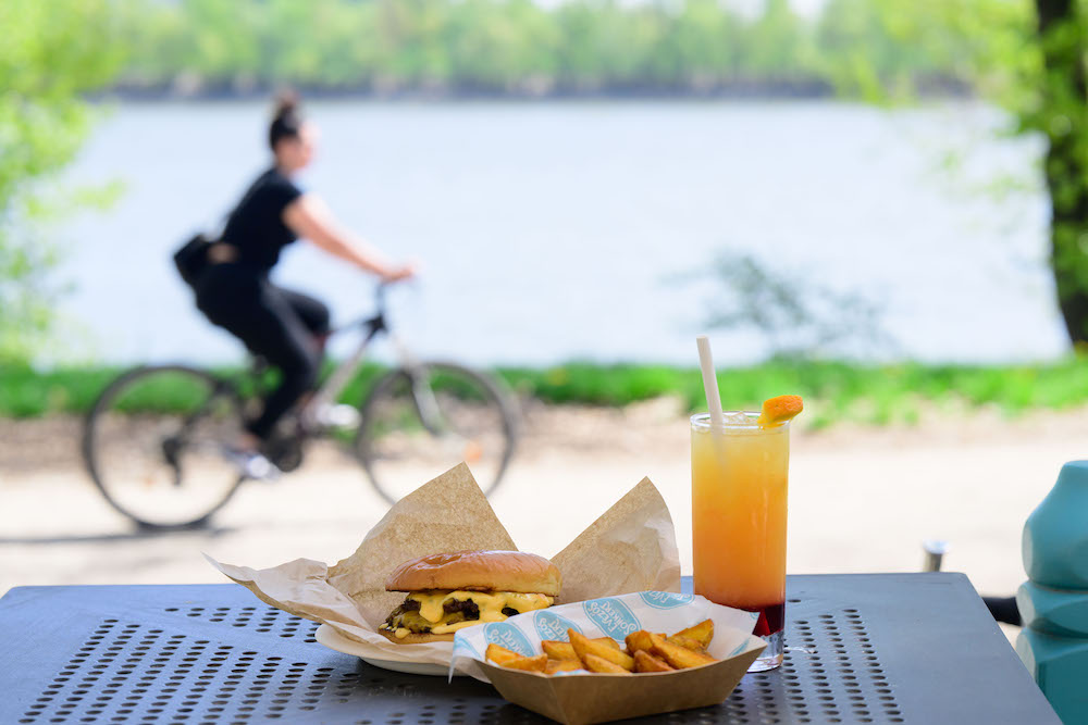 evezős kert - római part