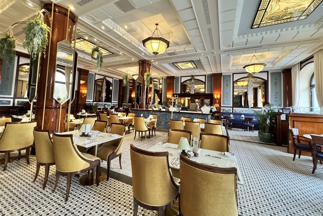 Siketek bálja, avagy mennyire figyelnek az éttermekben a hallás és látássérültekre?