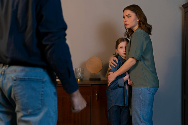 Eltűnni a túlélésért – Karen Palmer menekülése a bántalmazó kapcsolatából