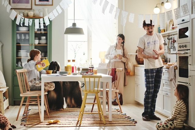 Ég veled, konyhaasztal: a magyarok kétszer akkora eséllyel vacsoráznak az ágyban, mint a világ többi része