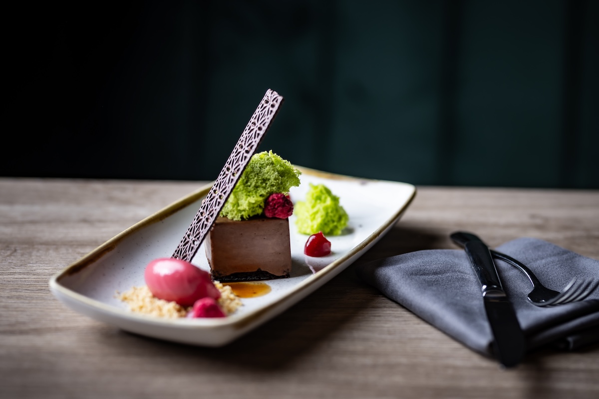 gasztronómia, desszerttrendek, zöldfűszerek, N28 Wine & Kitchen, turbolya, kamilla, sóska, rozmaring, cukrászat, Michelin Bib Gourmand