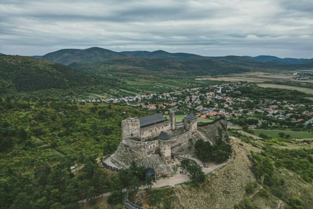 Nyárias forróság, majd hidegfront és csapadék: a héten újra megbolondul az időjárás