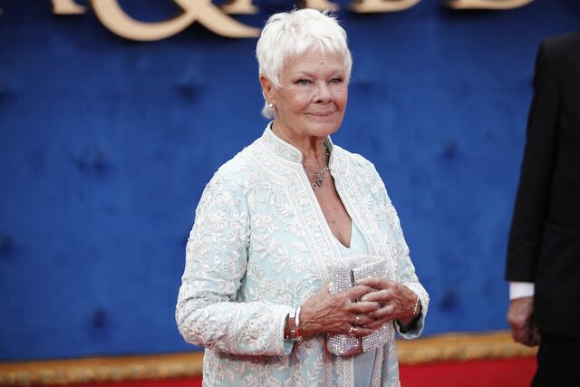 Fokozatosan elveszíti a látását Judi Dench: már olvasni sem tud a világhírű színésznő