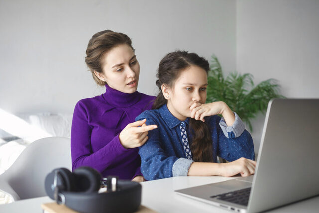 Így csökkenthető a digitális neveléssel járó szorongás